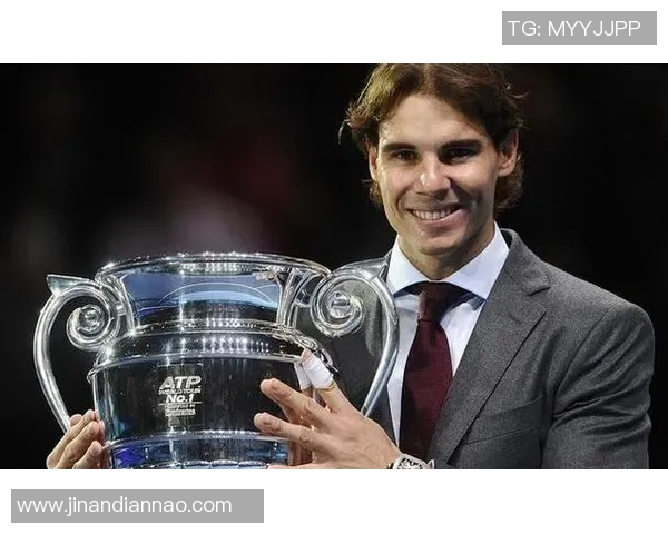 法国足球传奇球星宣布退役传奇生涯画上完美句号